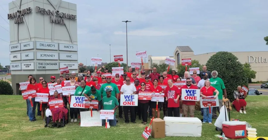 Apple Retail Union-CWA Informational Picket OKC